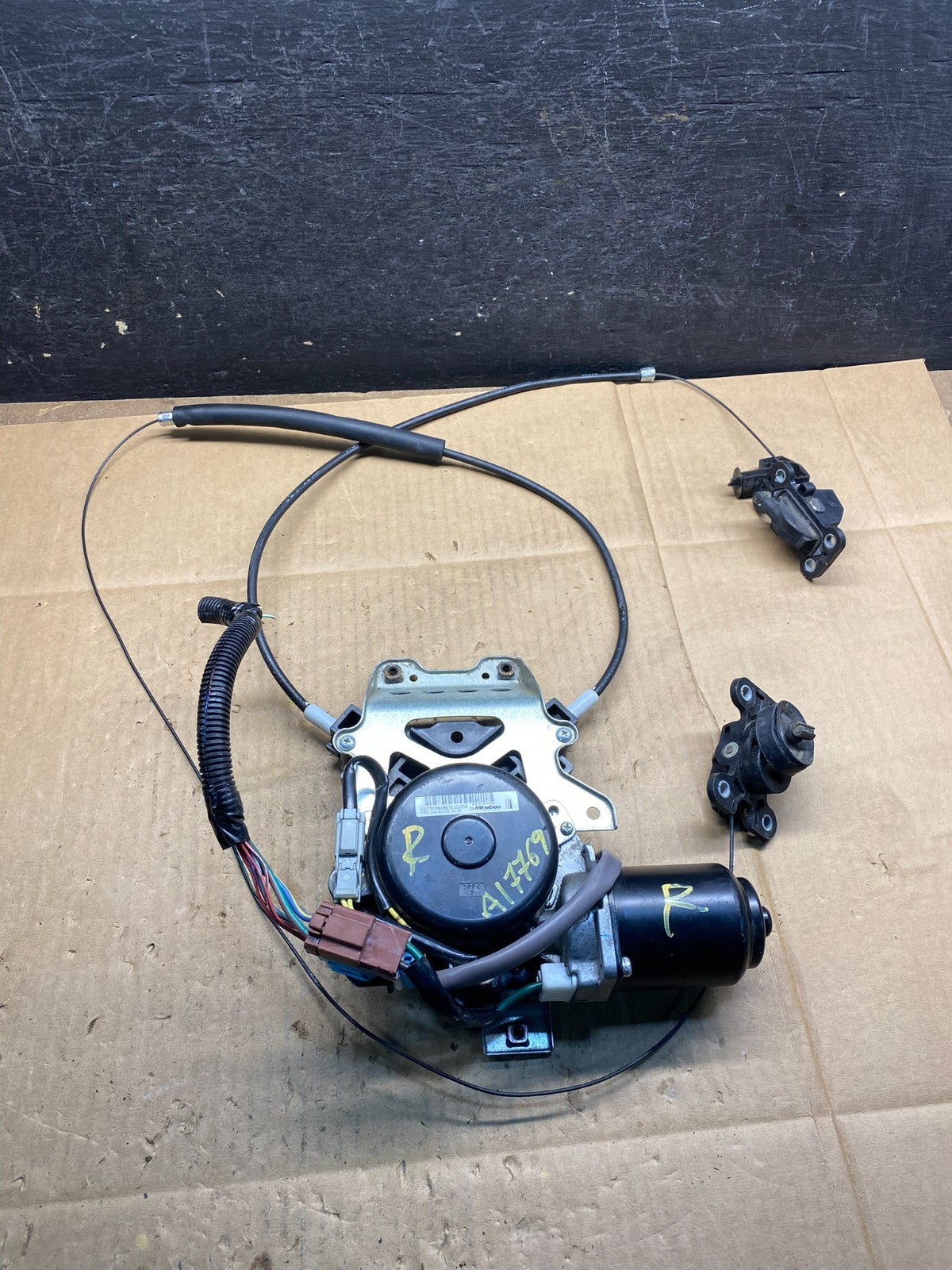 2005 - 2010 Honda Odyssey Rear Right Sliding Door Lock Actuator Motor ai7769 DG0