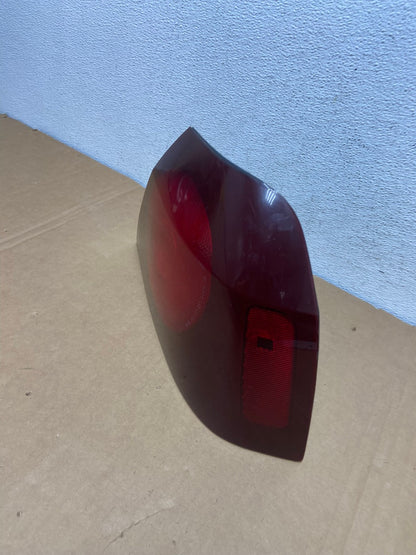 2000 to 2005 Chevrolet Impala Right Passenger Rh Side Tail Light AD2567 LK1