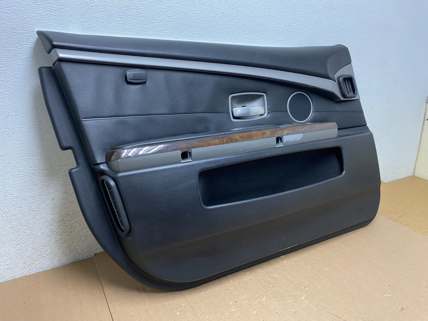 2006 to 2008 BMW 750i Front Left Driver Side Door Trim Panel n7626 DG2