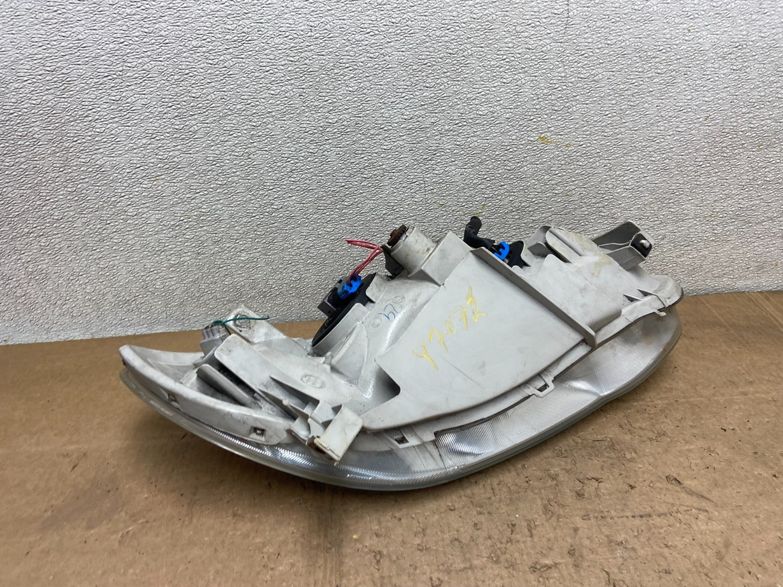 2003 to 2004 Toyota Corolla Left Driver LH side Headlight Oem Y7072 DW10