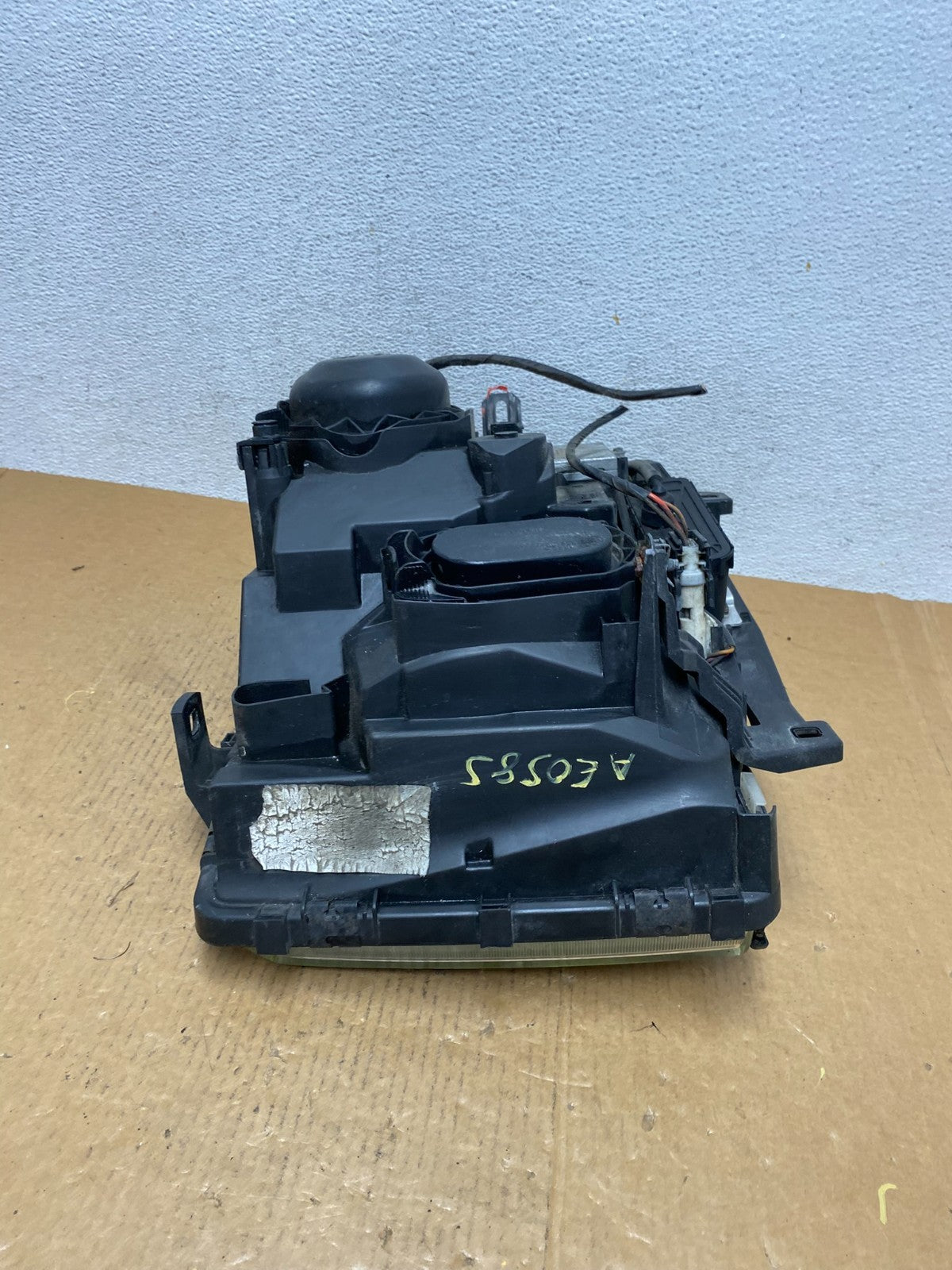 2003 - 2004 Land Rover Range Rover Right Passenger Headlight Xenon HID AE0585 DW8
