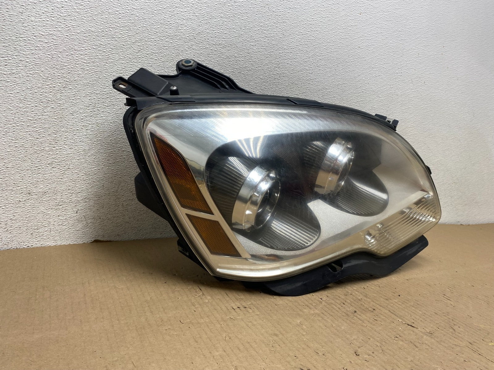 2007-2012 Gmc Acadia Halogen Headlight Right Passenger Side AG7976 DW1