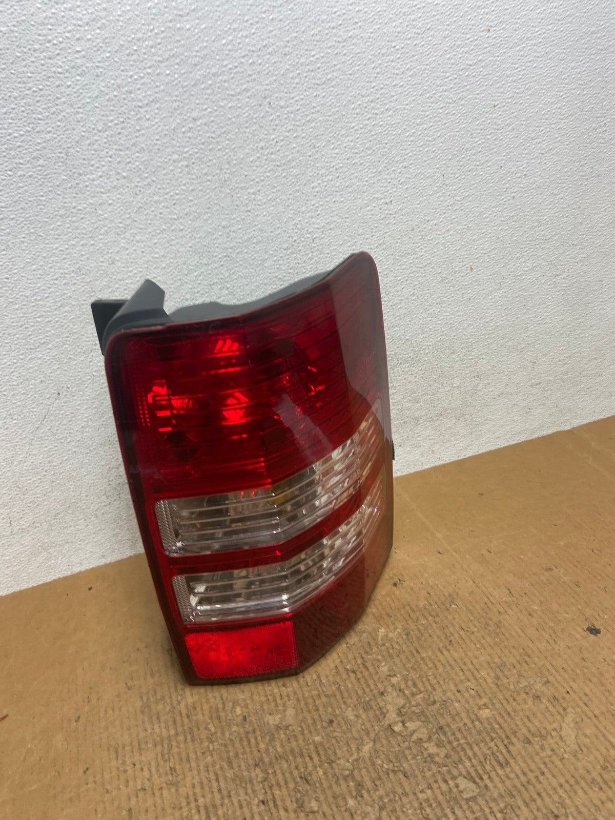 2008 to 2012 Jeep Liberty Right Passenger RH Side Tail Light AE2869 LK2