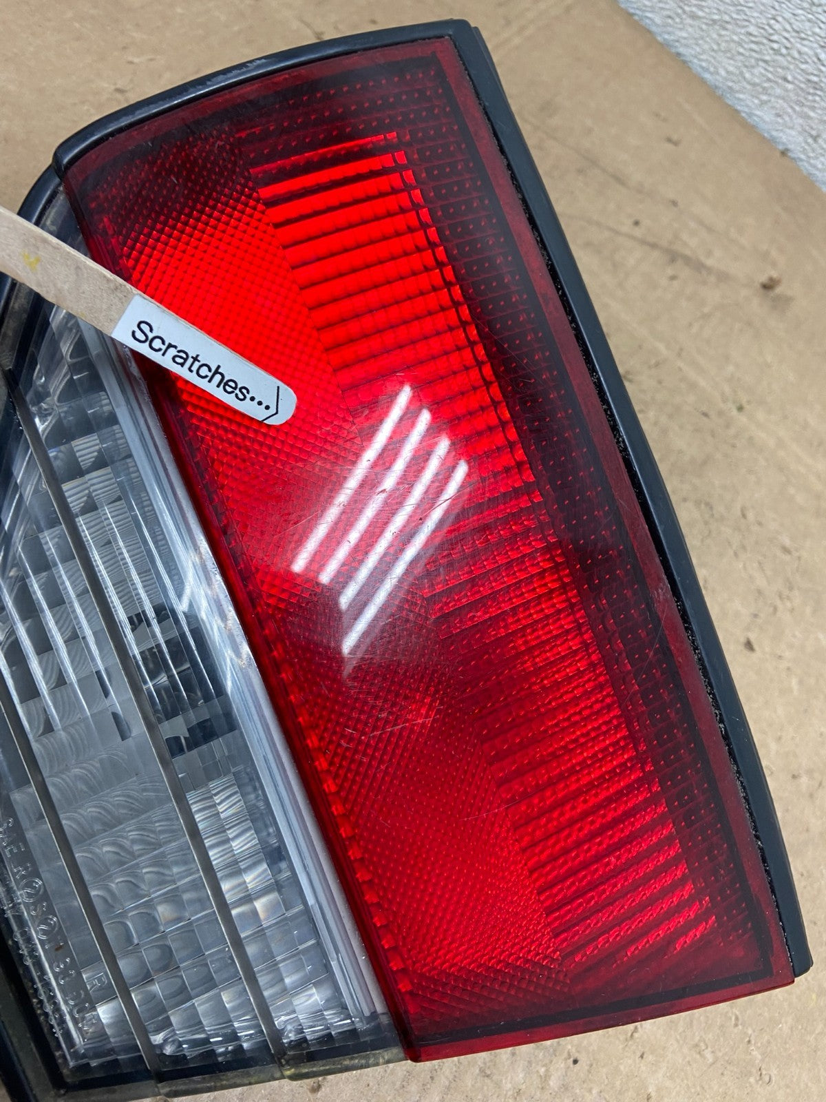 1997 to 1998 Mitsubishi Galant Right Passenger RH Inner Tail Light Oem y5952 DG3