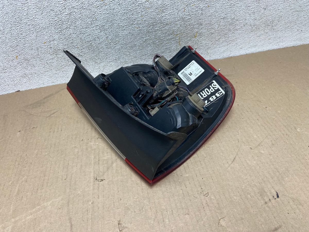 2011 2012 2013 2014 Ford Edge Right Passenger RH Side Tail light AH6749 LK4