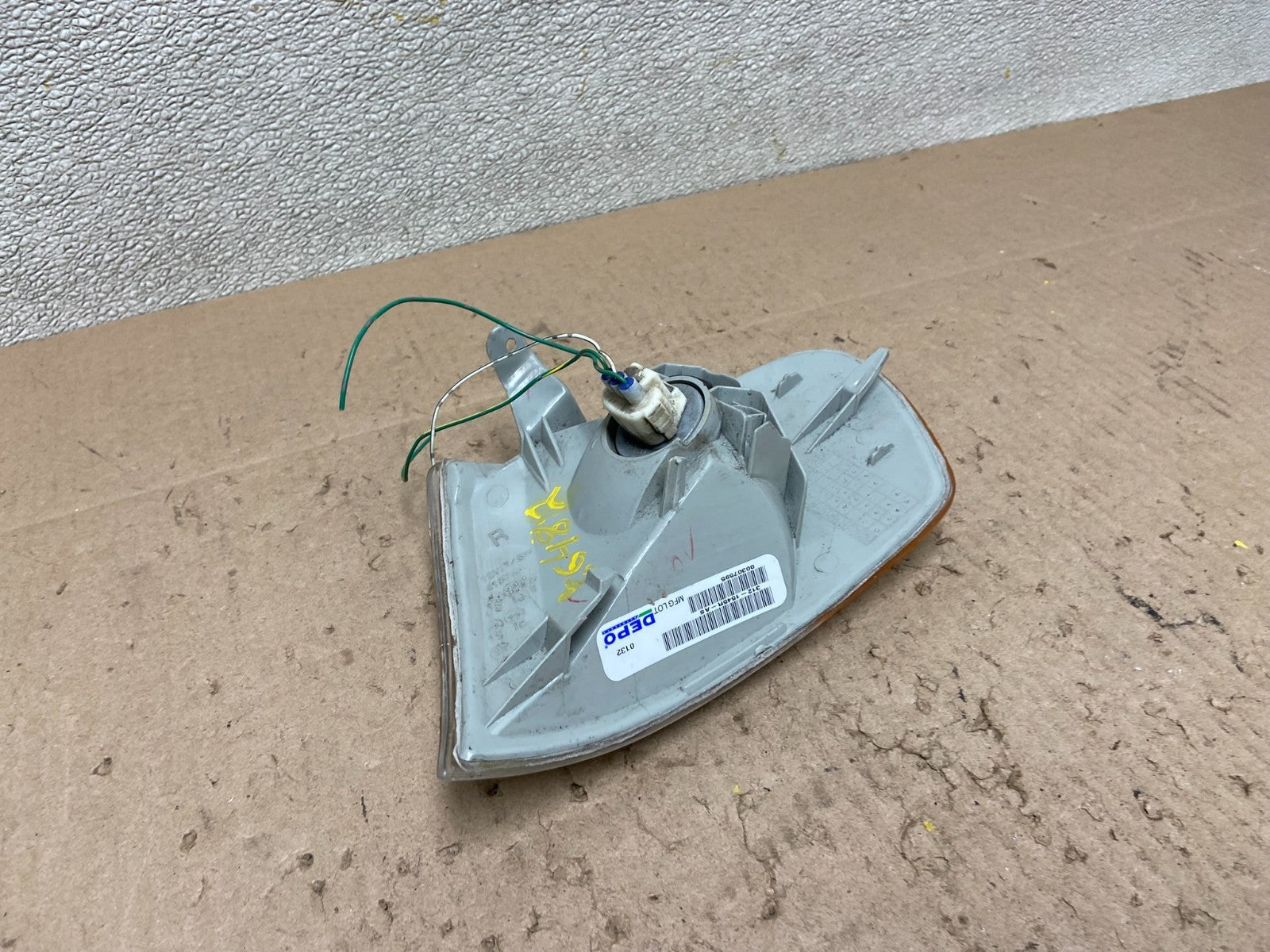 2001-2002 Toyota Corolla Right Passenger Turn Signal/Marker Light Oem Z6482 DW4