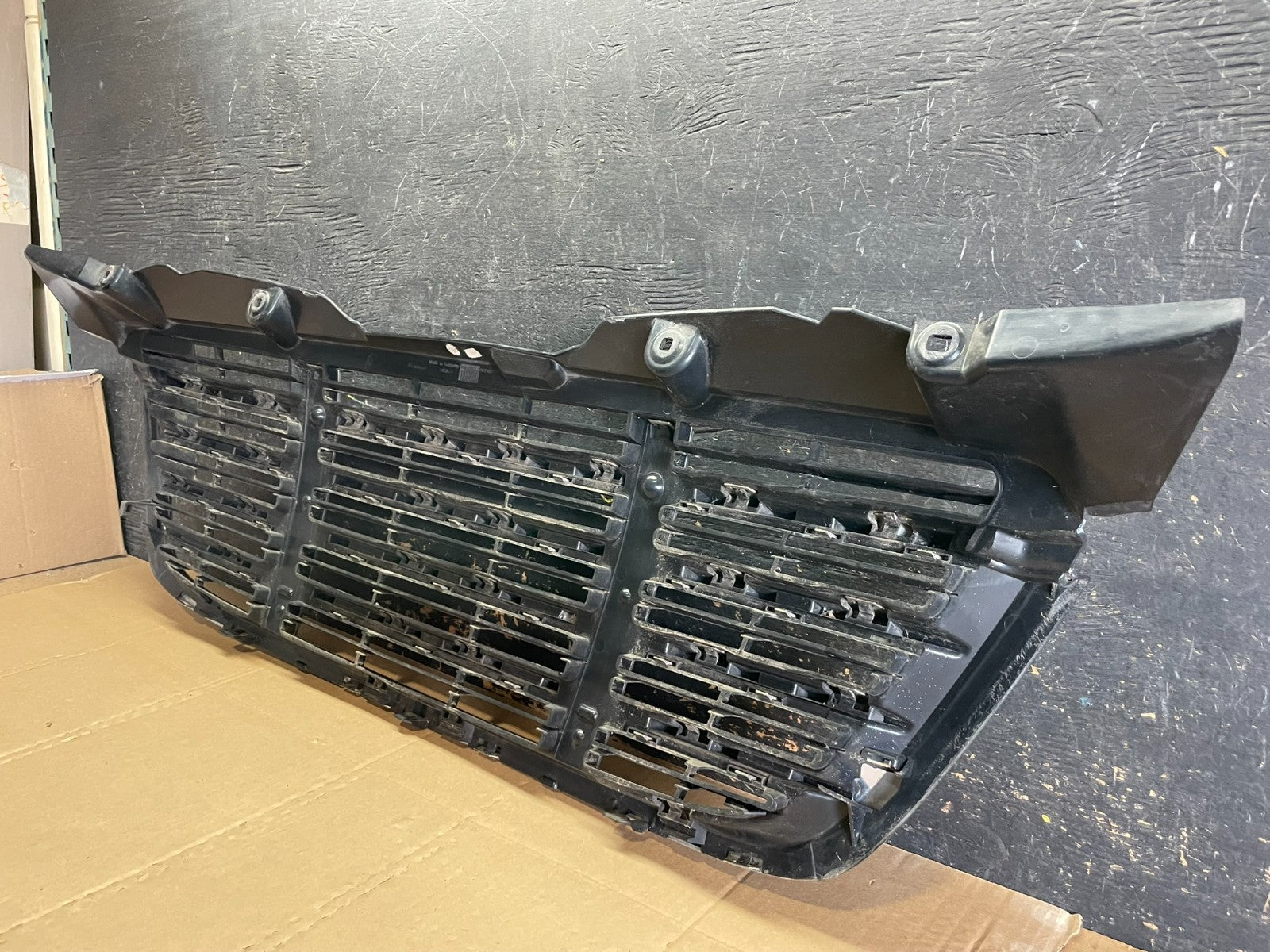 2009 to 2011 Freightliner Sprinter Front Upper Chrome Grill Grille aa6177 DG5