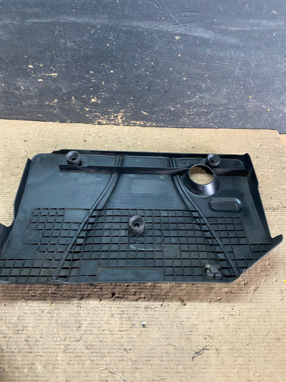 2004 to 2006 Mazda 3 DOHC 16 VALVE Engine Shield Top Cover Oem s3671 DG5