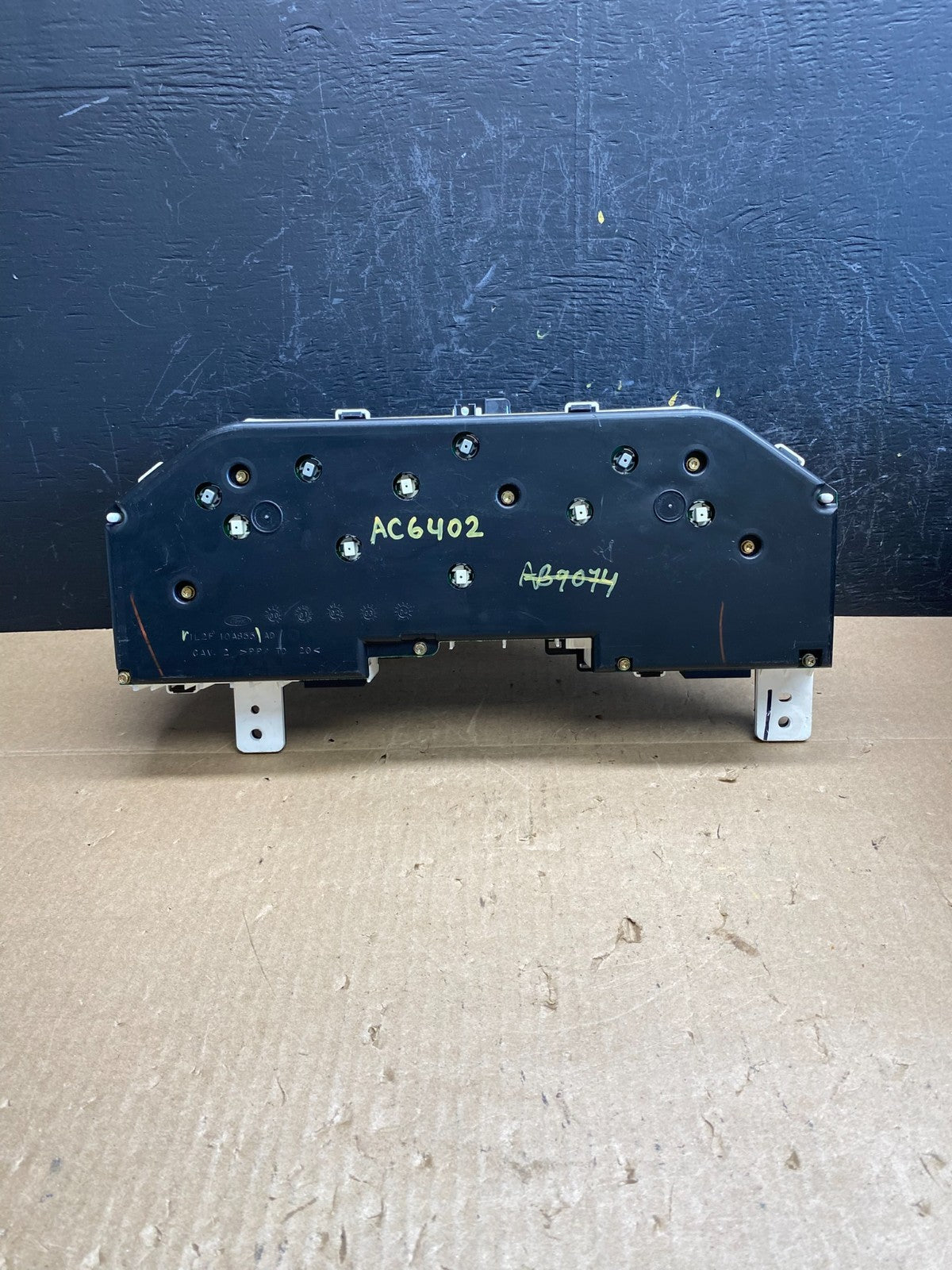 2001 to 2003 Ford Explorer Speedometer Cluster Gauge AC6402 DG4