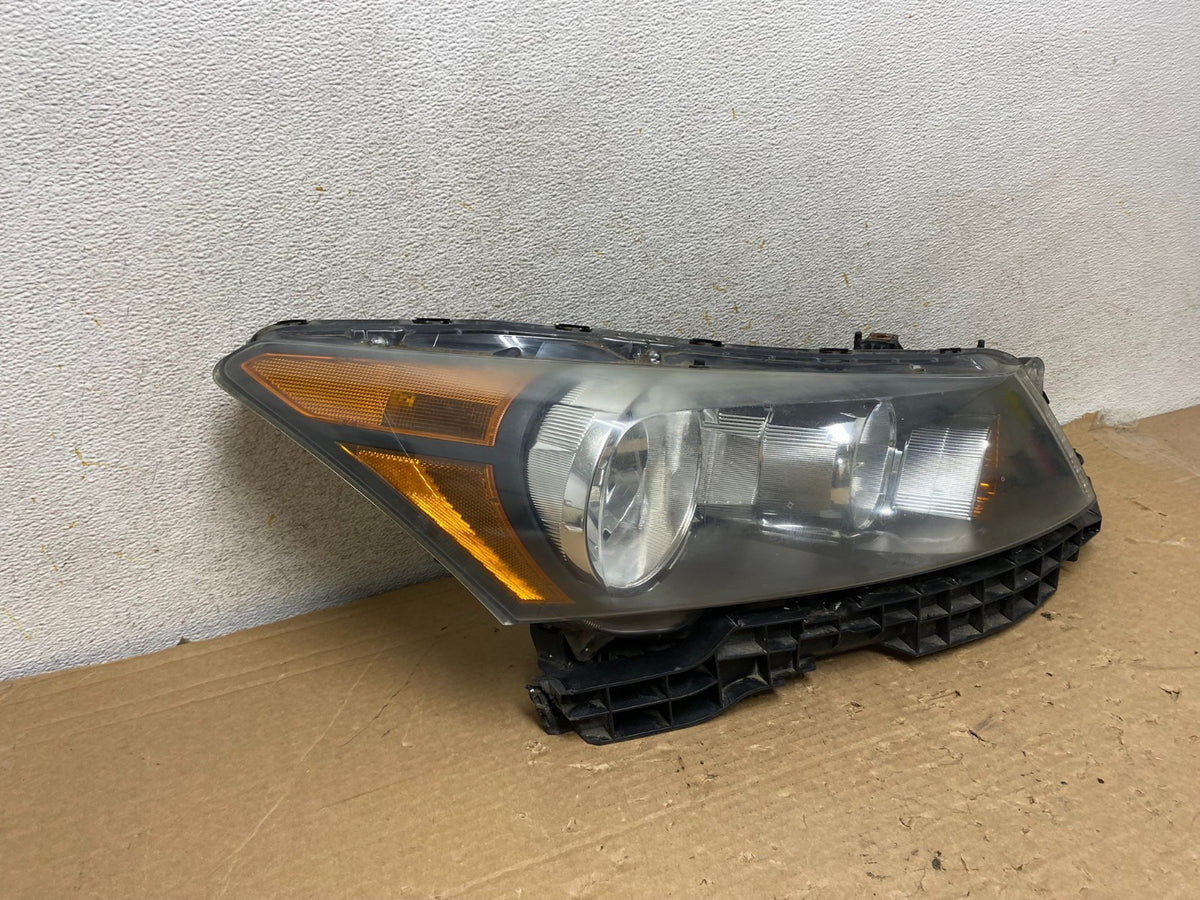 2008 to 2012 Honda Accord Sedan Right Passenger RH Headlight AH8950 DW1