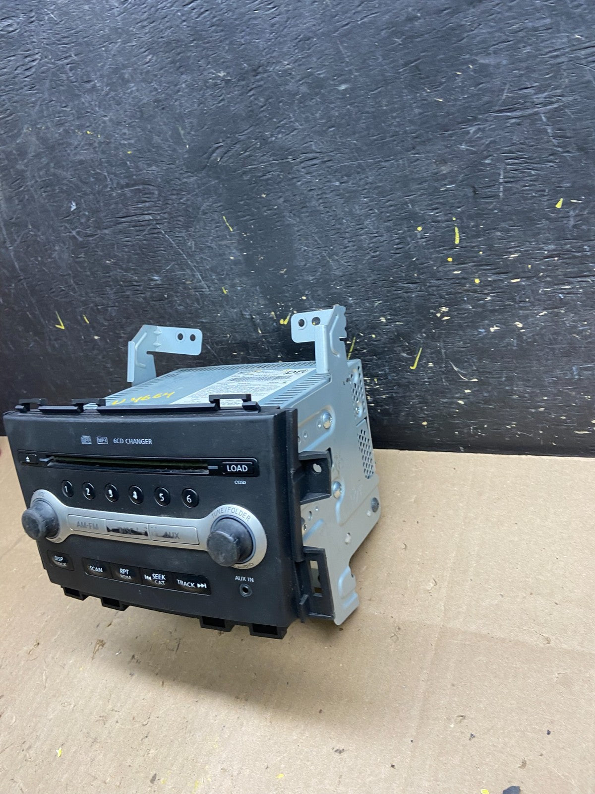 2009-2010 Nissan Murano AM FM Radio 6 CD Control Panel u4664 DG3