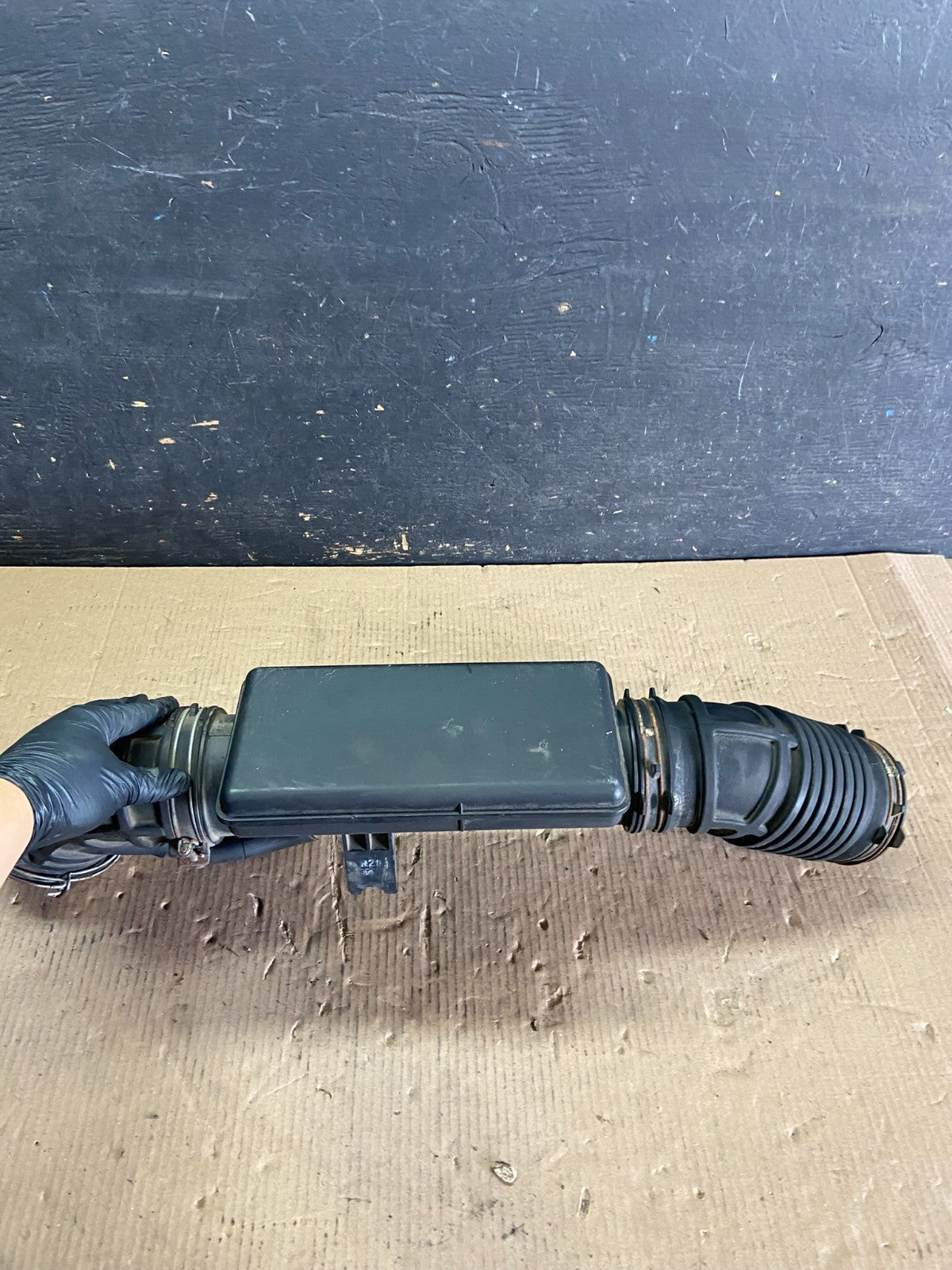 2009 to 2011 Kia Borrego Air Intake Duct Tube Pipe Oem P4044 DG1