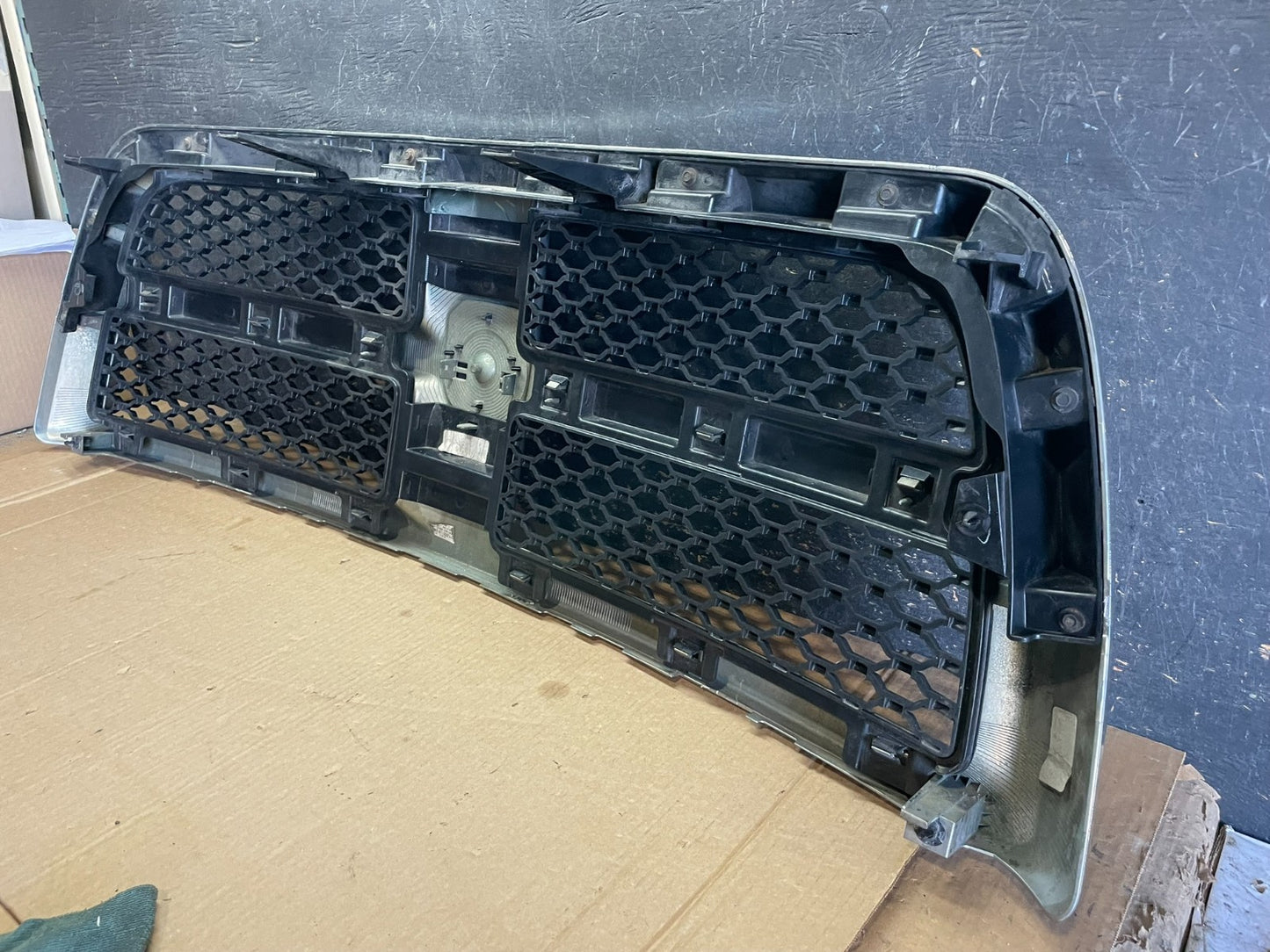 2013 to 2018 Dodge Ram 1500 Front Bumper Grille Grill AB30025