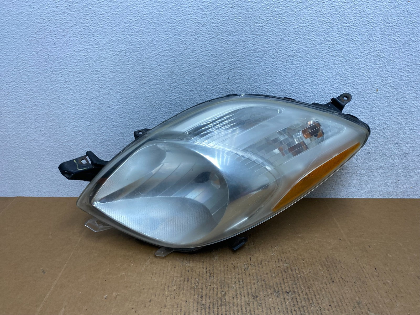 2006-2008 Toyota Yaris Hatchback Left Driver Halogen Headlight AE1237 DW0