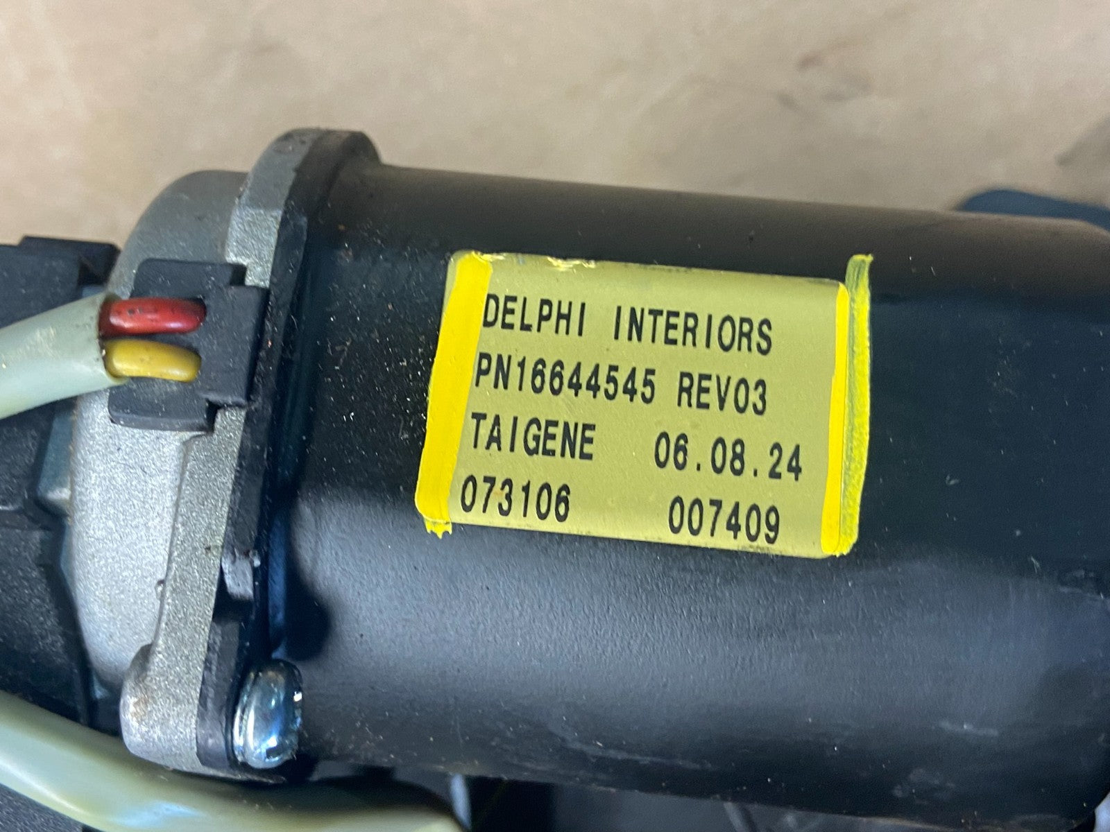 2007-2014 Kia Sedona Left Electric Power Sliding Door Motor Regulator o9944 DG6