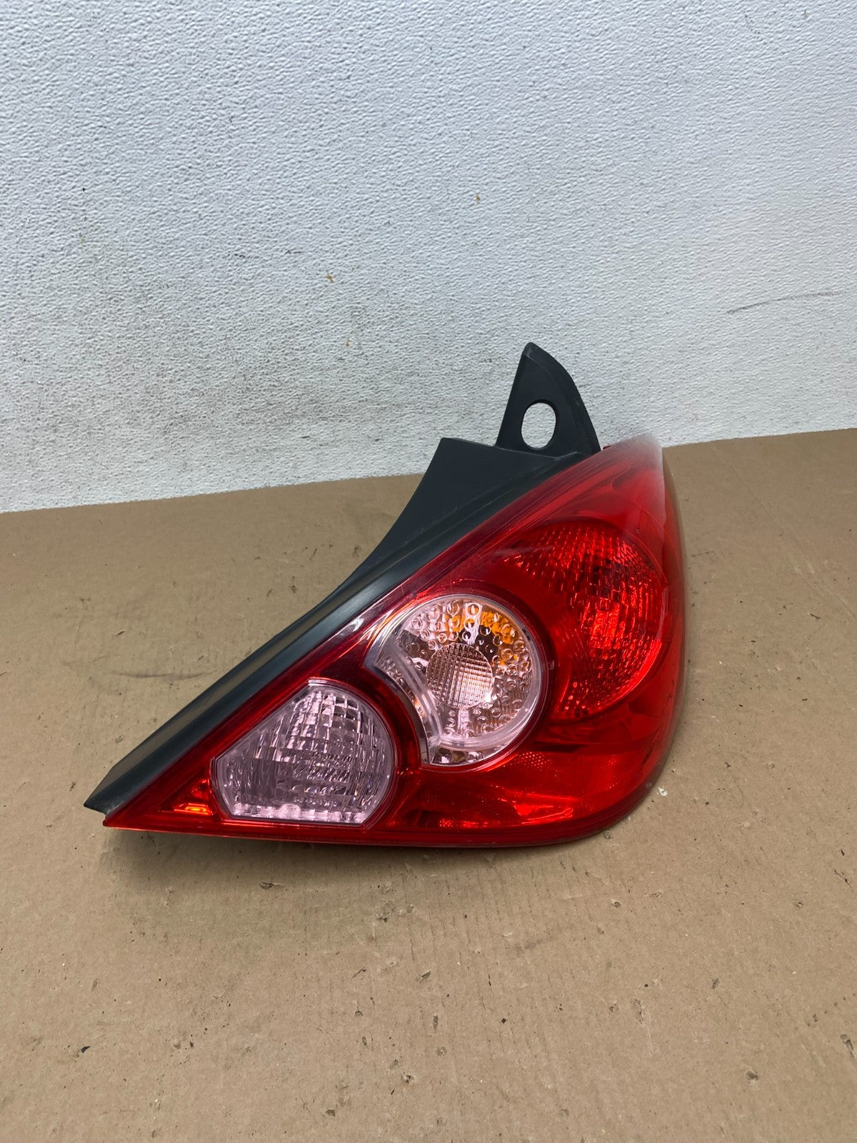 2007 - 2012 Nissan Versa Hatchback Right Passenger Side Tail Light AD6507 DW0