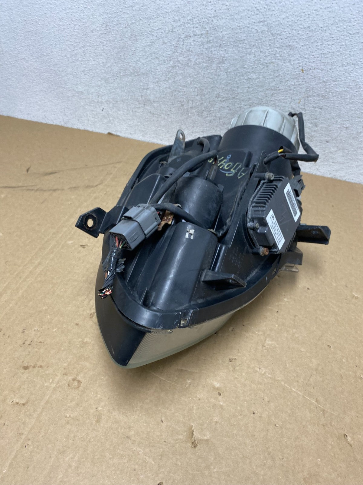 2004 2005 2006 Nissan Maxima Right Passenger Side Headlight Xenon AG0475 DW8