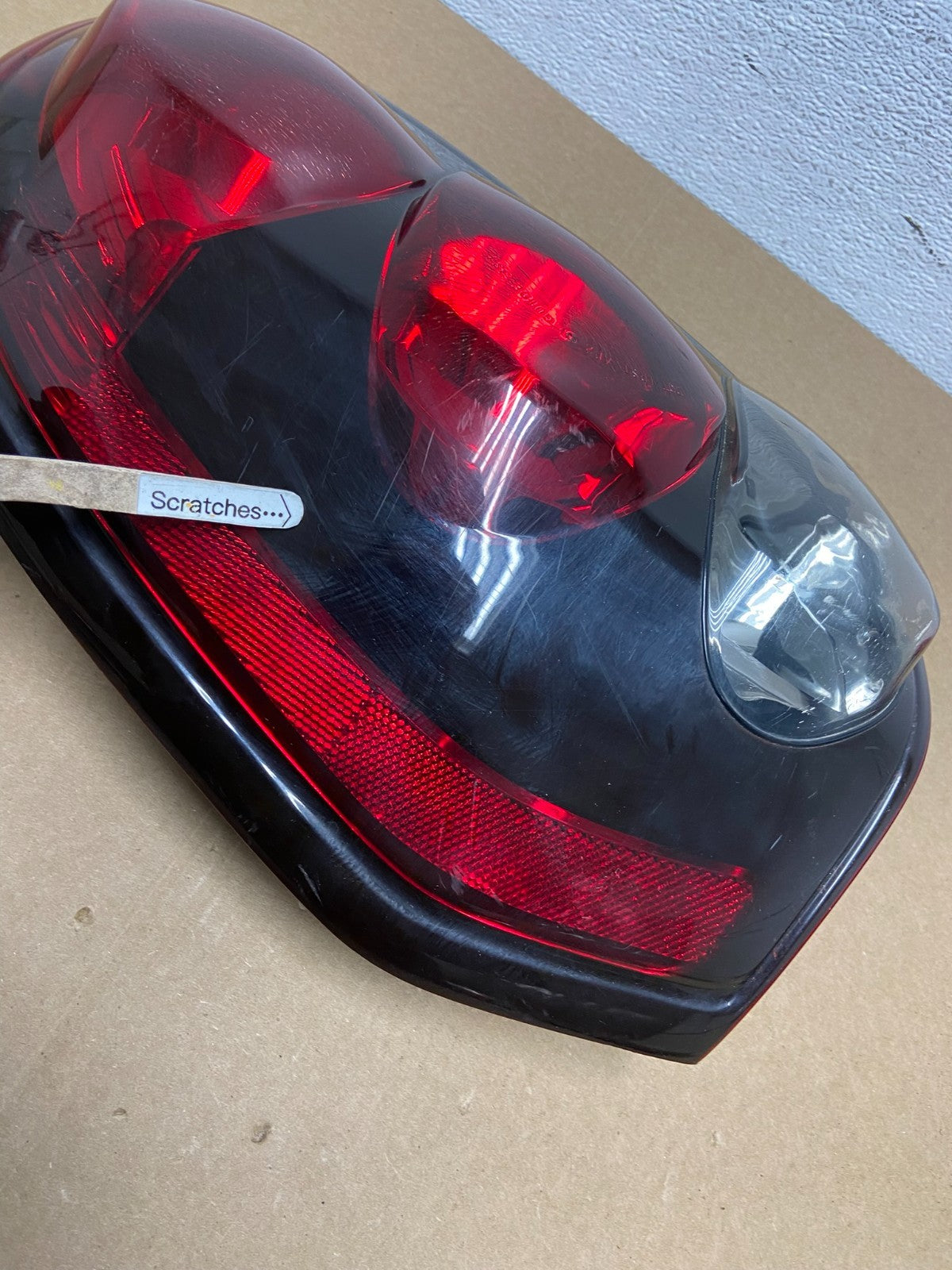 2002 to 2009 Chevrolet Trailblazer Left Driver LH Side Tail Light AB9949 DW3