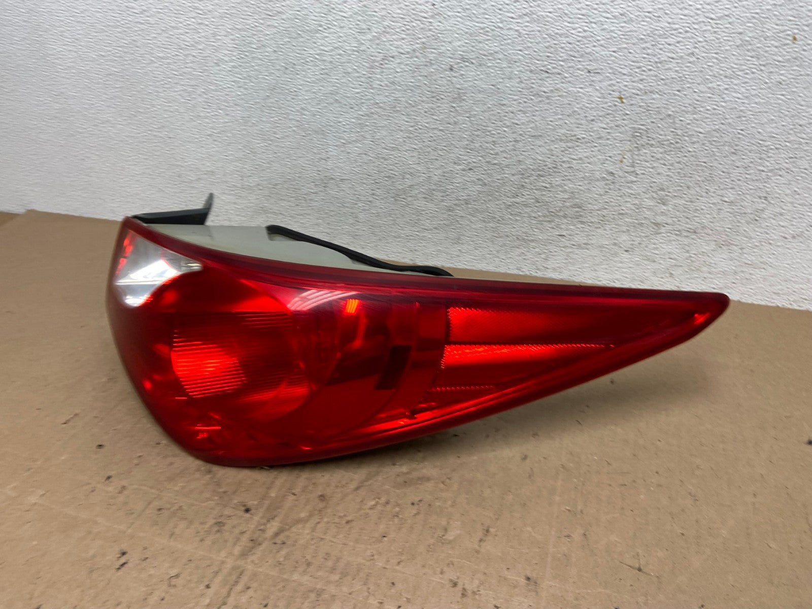 2011 2012 2013 Hyundai Sonata Right Passenger RH Tail Light AE6172 LK1