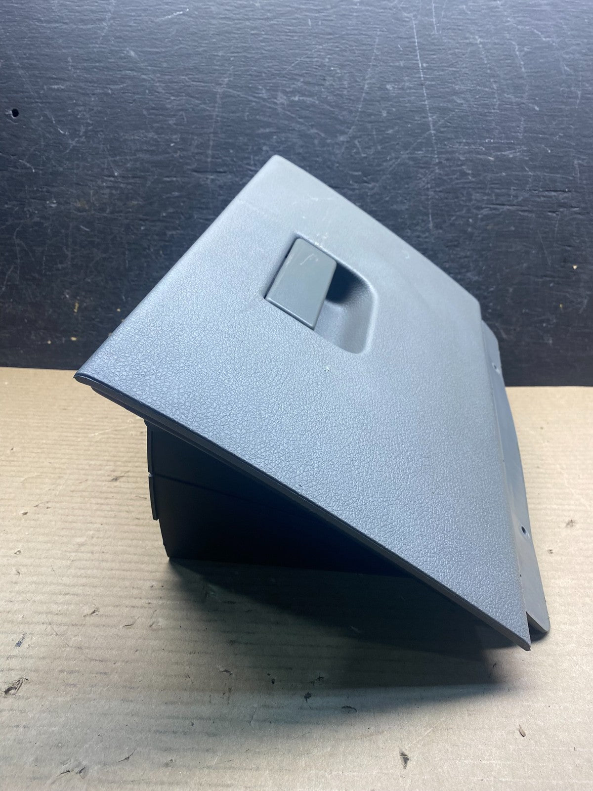 2004 to 2008 Ford F-150 Glove Box Compartment AH9718 DG1
