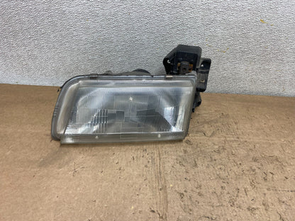 1996 to 1998 Mazda MPV Left Driver LH Headlight OEM Y7085 DW0