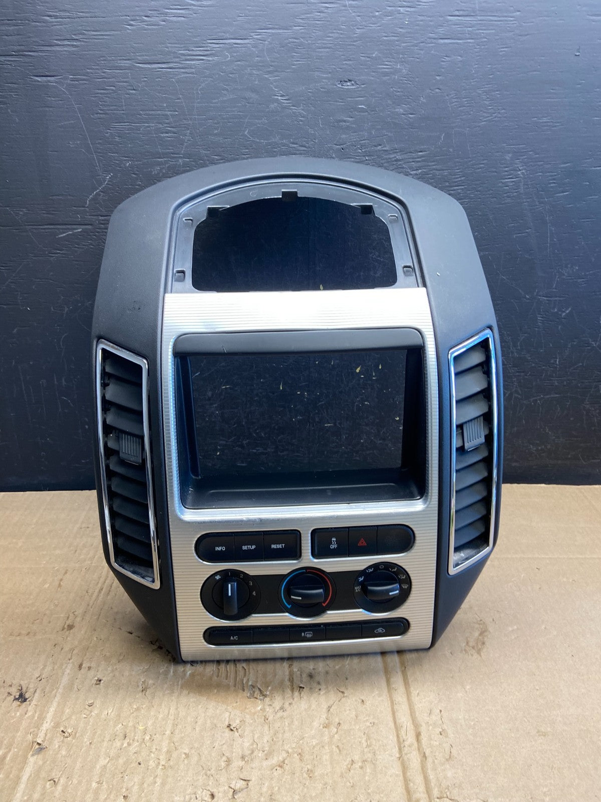 2007 - 2010 Ford Edge Heater Climate Control Radio Control Dash Bezel ae1941 DG0