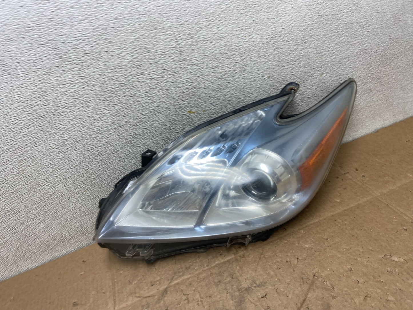 2010 - 2011 Toyota Prius Left Driver LH Blue Halogen Headlight Oem Y9140 DW2