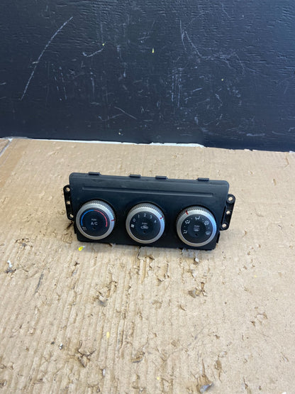 2009 - 2013 Mazda 6 A/C Manual Climate Control Panel AB5881 DG0
