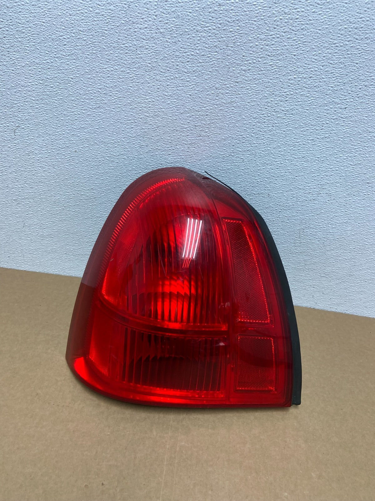 2003 to 2011 Lincoln Town Car Left Driver Lh Side Tail Light OEM AB9958 DW0