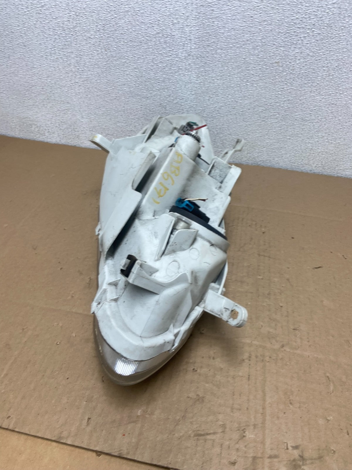 2005 to 2008 Toyota Corolla Left Driver LH side Headlight Oem AB6171 DW7