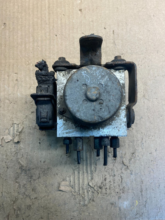 2014 2015 FORD E350 Van  ABS Anti Lock Brake Pump Module Z8981 DG0