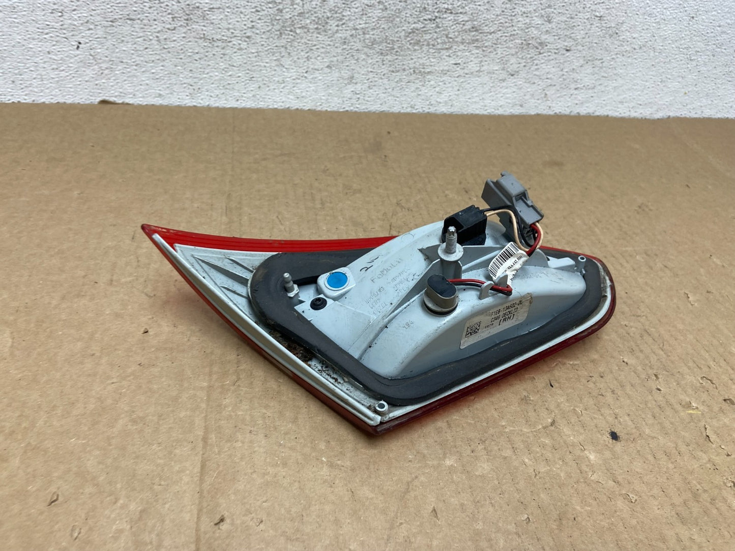 2015 - 2018 Ford Focus Sedan Right Passenger RH Inner Tail Light AF9615 DW5