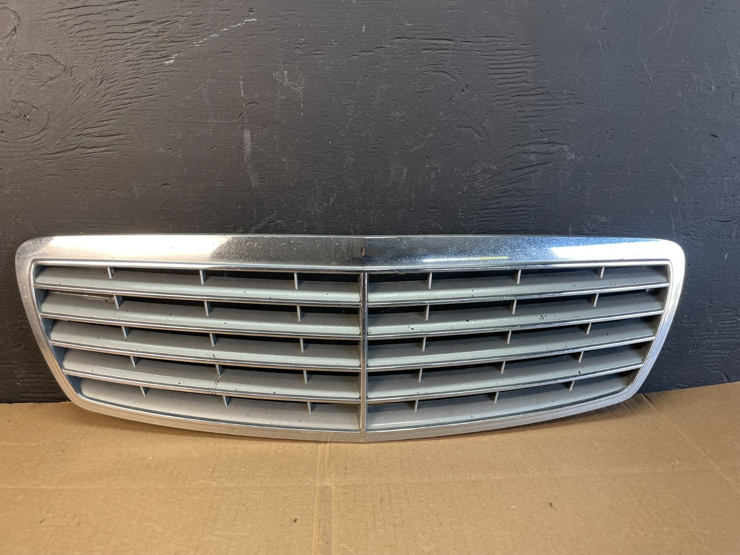 2003 to 2006 Mercedes Benz E-Class Front Upper Grill Grille AC2229 DG0