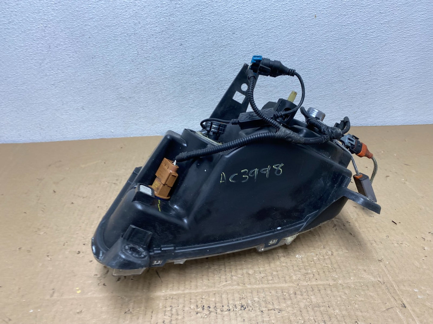 2011-2013 Jeep Grand Cherokee Right Passenger Halogen Headlight AC3998 DW8