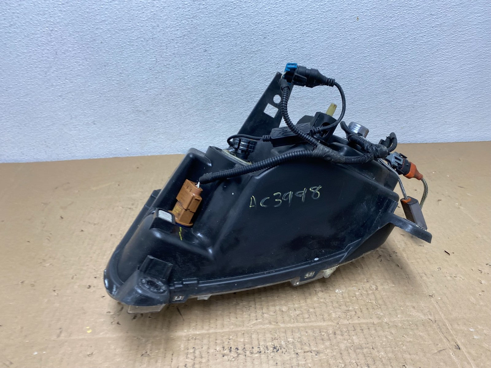 2011-2013 Jeep Grand Cherokee Right Passenger Halogen Headlight AC3998 DW8