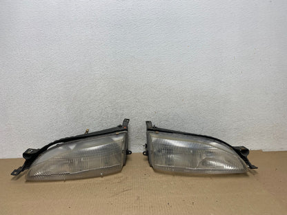 1995 - 1996 Toyota Camry Left+Right Side Set Halogen Headlights AG5870 DW0
