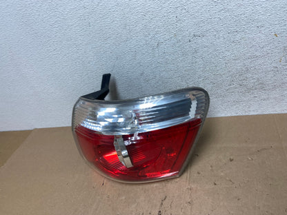 2007 to 2012 GMC Acadia Halogen Tail Light Right Passenger RH Side AE6093 LK1