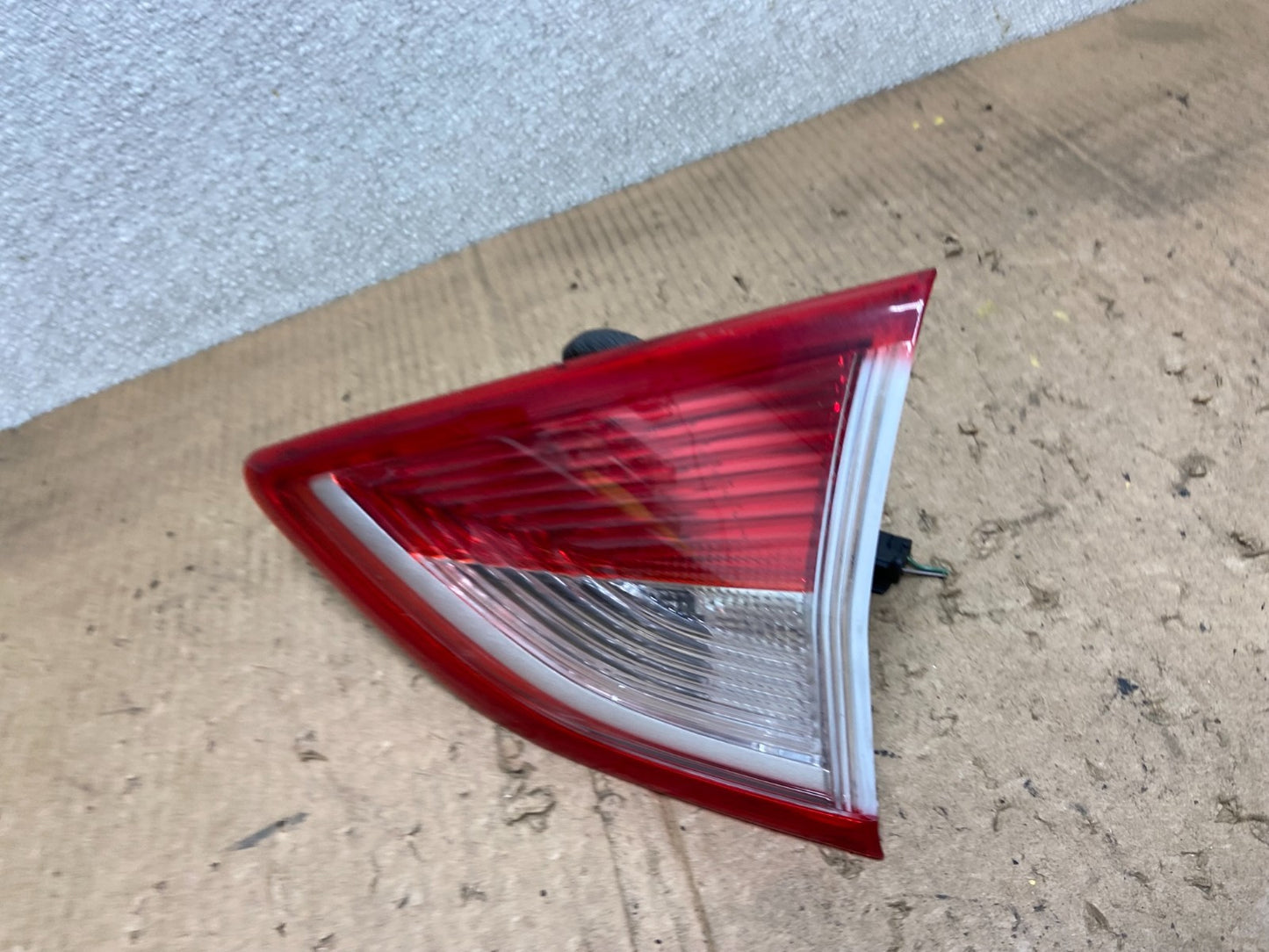 2013 to 2016 Ford Escape Right Passenger RH Side Inner Tail Light OEM AA7166 LK1
