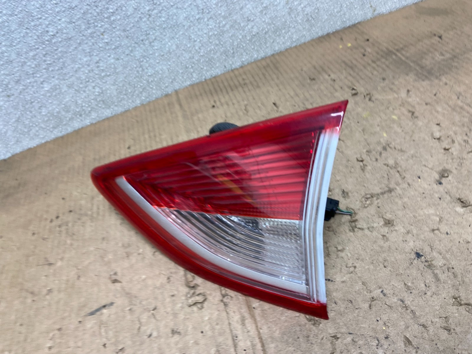 2013 to 2016 Ford Escape Right Passenger RH Side Inner Tail Light OEM AA7166 LK1
