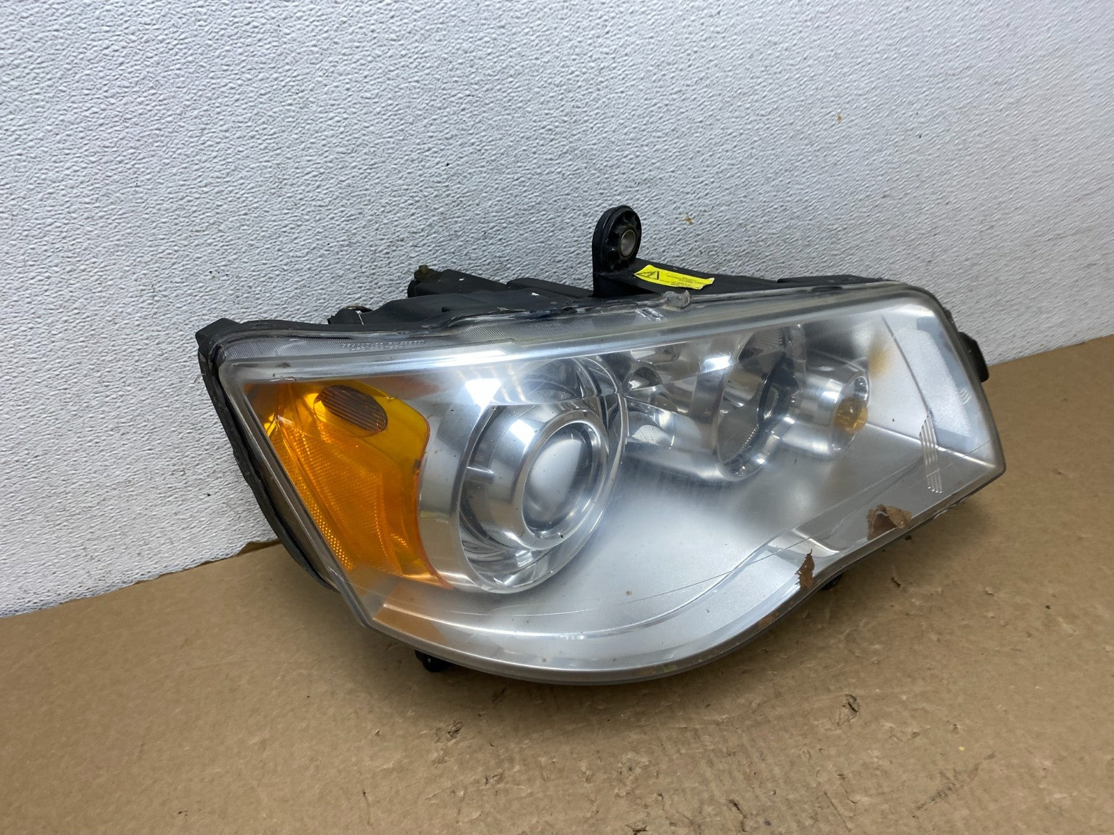 2008 to 2016 Chrysler Town and Country Right Passenger Xenon Headlight AF7921 DW2