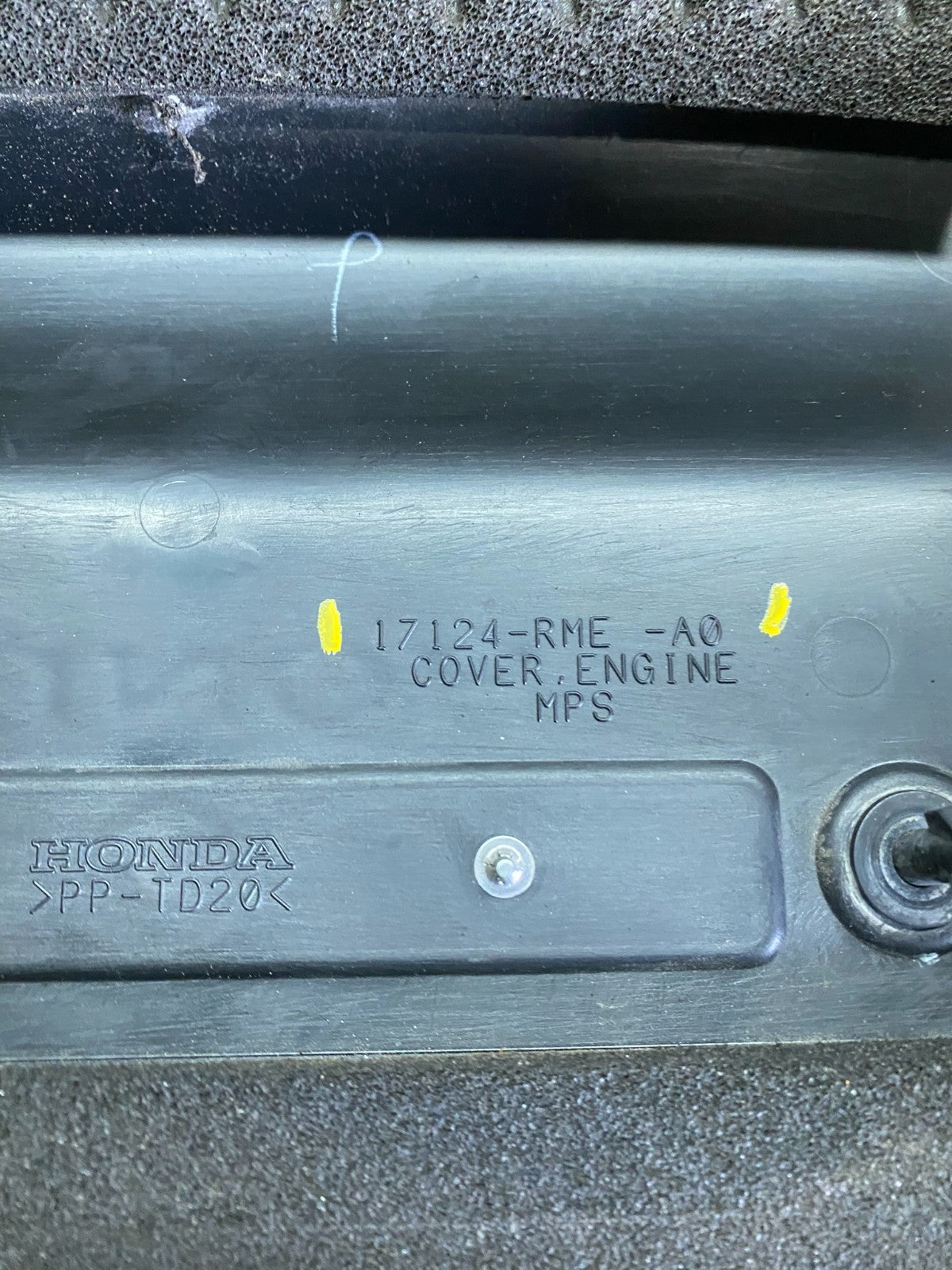 2007 to 2008 Honda Fit Engine Cover Trim Bezel 17124-rme-a0 OEM S8664 DG8