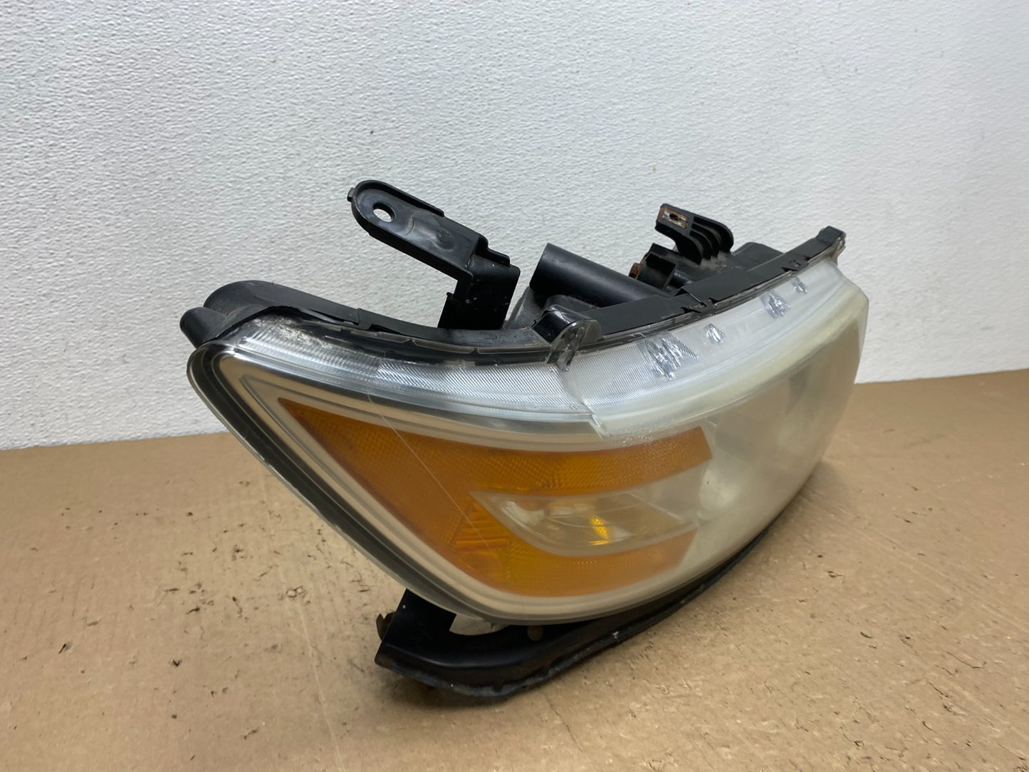 2011 to 2013 Honda Odyssey Front Right Passenger Headlight Halogen AC6051 DW2