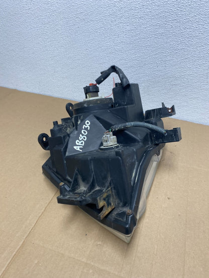 2005-2015 Nissan Xterra Right Passenger RH Headlight OEM AB8030 DW8