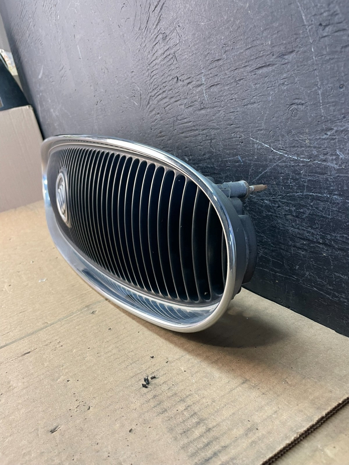 2000 to 2005 Buick Lesabre Front Chrome Upper Grill Grille AD5506 DG1