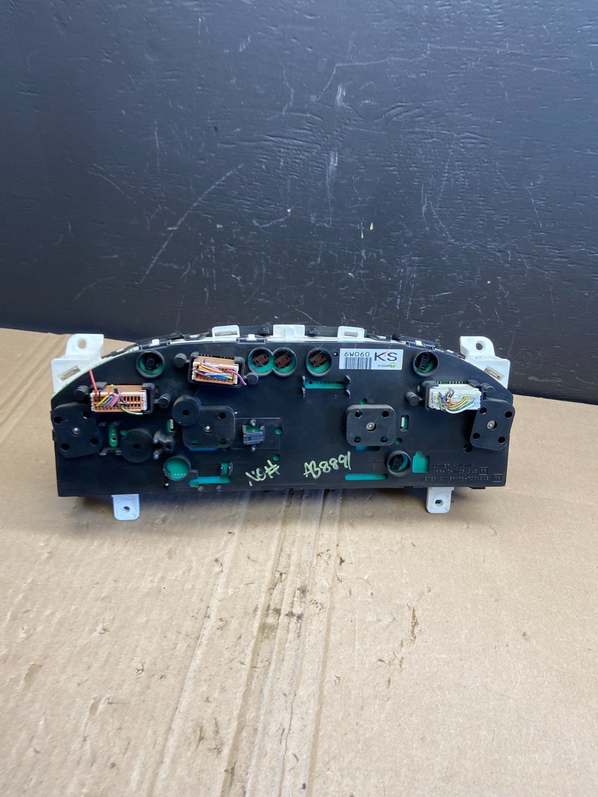 1998 to 2000 Nissan Pathfinder Speedometer Cluster Gauge AB88914