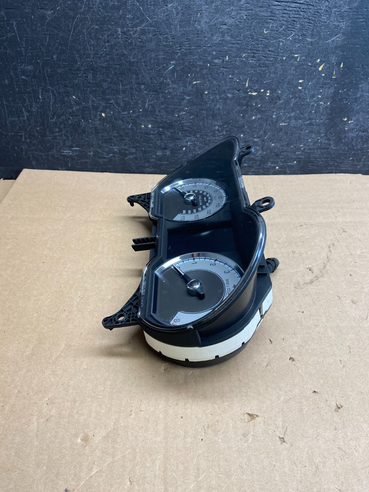 2009 to 2011 Jaguar XF Instrument Cluster Gauge Speedometer AI3249 DG2