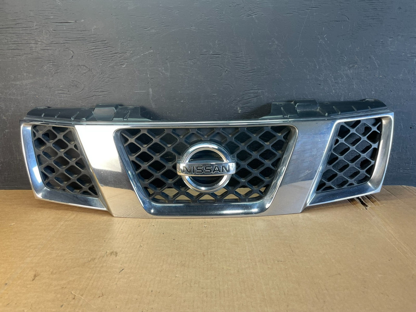 2005 2006 2007 Nissan Pathfinder Chrome Front Upper Grill Grille AE8385 DW0