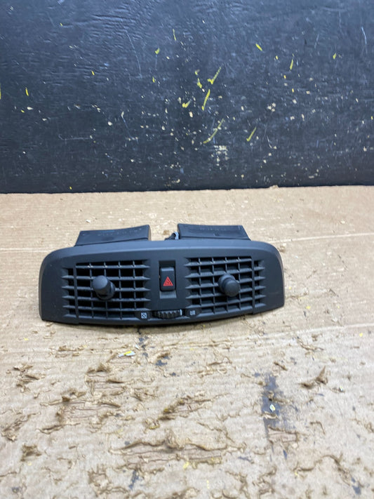 2004 to 2009 Cadillac SRX Front Center Dash A/C Air Vent X1636 DG0