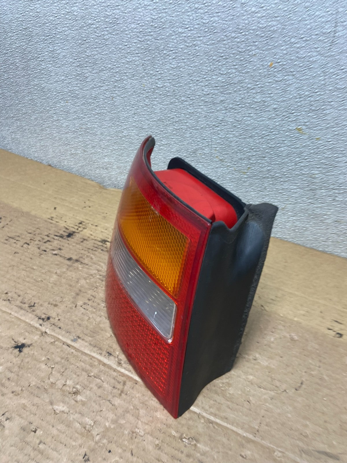 2001-2005 Audi A6 Wagon Left Driver LH Side Tail Light Oem AB3347 LK1