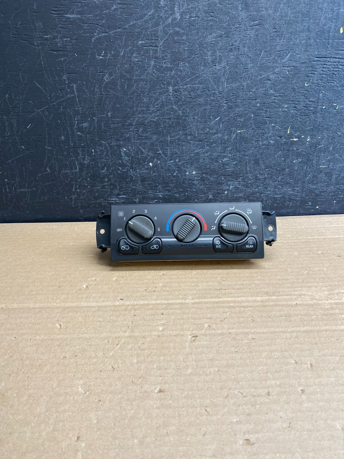 1999-2001 Chevrolet Tahoe AC Climate Control HVAC Rear Window Defogger AG0080 DG0